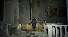 Po ruskom ostreľovaní ukrajinského prístavu Odesa zomrelo najmenej osem ľudí