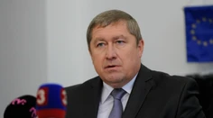 Kováčik opäť ignoroval poslancov. Mal hovoriť o Gorile