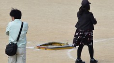 Z americkej helikoptéry odpadlo okno, zranilo školáka