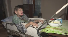 Agneška, ktorá žije v detskom kočíku, prežije vďaka vám krásne Vianoce