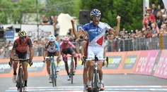 Víťazstvo v predposlednej etape Gira uchmatol Pinot