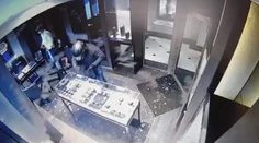 VIDEO: Megakrádež v Bratislave. Títo lupiči si vzali luxusné hodinky za státisíce eur