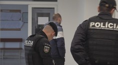 Prežil sedem bodných rán od vlastného syna. Muž čelí obžalobe z pokusu o vraždu