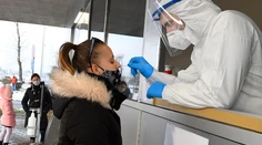 Na COVID-19 v stredu zomrelo až 97 ľudí, testy odhalili 2 923 pozitívnych