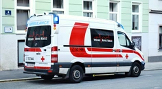 Artistka spadla počas vystúpenia zo 6-metrovej výšky, je v umelom spánku
