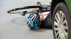 Cyklisti prišli so zaujímavým výskumom. Prilby vraj priťahujú nehody