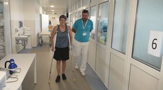 Zrazil ju a nechal pri ceste napospas osudu. Cyklistku po vyše dvoch mesiacoch prepustia z nemocnice