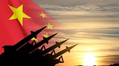 USA tvrdia, že Čína zvažuje dodanie zbraní Rusku. Muníciu a aj samotné zbrane