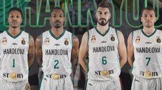 Po štyroch basketbalistov si v Handlovej prišli policajti. V krátkej dobe museli opustiť Slovensko