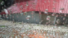 Fotky a videá od vás: Takéto krupobitie ešte nazažili. Pri Nitre zatopilo celú ulicu