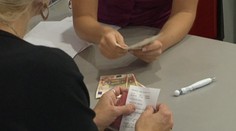 Nebankovky mali byť minulosťou. Ľudia však stále padajú do siete úžery