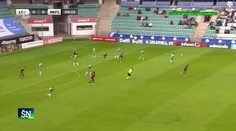 VIDEO: Majstrovský kúsok z Estónska: Ďalekonosný projektil preplachtil celé ihrisko