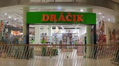 Dráčik naďalej produkuje kontroverzné statusy. Čo na to Lego?