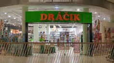 Dráčik naďalej produkuje kontroverzné statusy. Čo na to Lego?