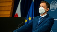 Povinné očkovanie ľudí nad 60 rokov je cestou z pandémie, vyhlásil premiér Heger