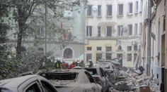 Rusi útočili na Ľvov, raketa zasiahla obytný dom a zabila najmenej štyroch ľudí