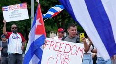 Na protestoch v Kube zadržali desiatky ľudí vrátane novinárov a aktivistov