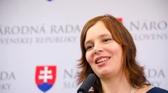 Kaliňák a Počiatek si prehadzovali akcie so schránkami, tvrdí Remišová