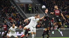 Neapol zdolal Atalantu a zvýšil náskok. Giroud v závere rozhodol i dostal červenú kartu