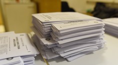 Požiadať o voľbu poštou zo zahraničia môžete už iba dnes do polnoci