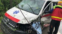 Vodič sanitky plnej ľudí, ktorá havarovala pri Žiline, sa dnes druhýkrát narodil
