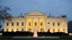 Bidenova administratíva pripravuje odovzdanie moci, a to bez ohľadu na výsledok volieb