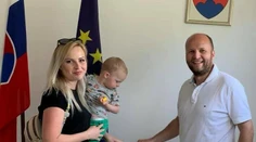 Novou hovorkyňou ministra vnútra sa stala priateľka ministra obrany. Tu je jej reakcia