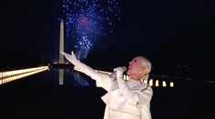 Najkrajší moment dňa: Orlanda Blooma dojalo k slzám vystúpenie Katy Perry