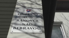 Roky si myslela, že jej manžel je mŕtvy. Súd v Bánovciach nad Bebravou ho dnes mal oživiť