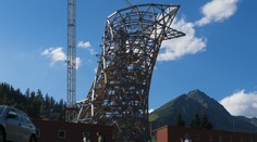 Pôvodný prevádzkovateľ skrachoval, nový by ju chcel presťahovať. Kontroverznú vežu na Štrbskom Plese možno rozoberú