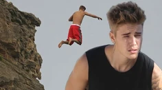 Justin Bieber skočil z útesu! Budú ho operovať