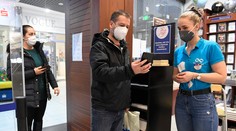 Navštívili sme nákupné centrá, tretina obchodníkov kašľala na kontroly