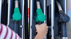 Predpovede sa napĺňajú. Benzín už pokoril ďalšiu psychologickú hranicu, teraz sa čaká na naftu