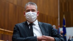 Odvolávanie Mikulca presunuli na piatok. Parlament nebol uznášaniaschopný