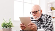 Štát digitálne vyškolí o 70-tisíc seniorov menej ako pôvodne sľuboval