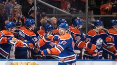 VIDEO: Gól ako z videohry, hráči Detroitu sa nechytali. Dnešným frajerom je hviezda NHL