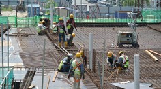 Vláda chce prinútiť ľudí pracovať, dostanú vyššiu mzdu a benefity