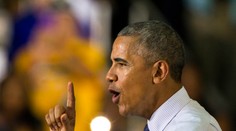 Obama varuje pred Trumpom: Ak sa stane prezidentom, bude zneužívať svoje právomoci