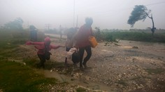 Florida a Južná Karolína sú v stave ohrozenia. Silný hurikán Matthew začal zabíjať