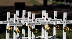 Matka útočníka z texaskej školy šokuje: Mal svoje dôvody. Základnú školu si vybral, aby bol bližšie k deťom