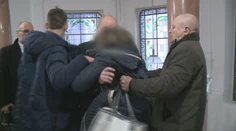 Takmer skolabovala, keď videla vraha dcéry. Matku zavraženej Iriny v budove súdu kriesili záchranári