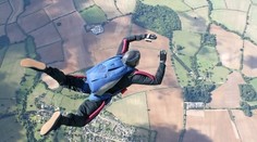 Parašutisti sa zrazili vo vzduchu. Pád neprežil ani jeden z nich!