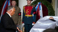 OBRAZOM: Gorbačova pochovali na moskovskom cintoríne vedľa manželky Raisy