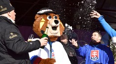 Maskota Macejka krstili snehom, Laco: "Vyzerá veľmi pekne"