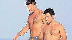 Ricky Martin na dovolenke s priateľom. Tohto tela je škoda