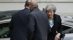 Mayová odložila hlasovanie o brexite, vláda sa pripravuje na brexit bez dohody