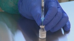 Premiér Heger oznámil, že aj Slovensko bude očkovať treťou dávkou