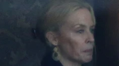 Kylie Minoque je zrútená! Snúbenca vyhodila z domu