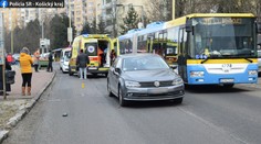 Vážna nehoda v Košiciach. Dieťa skončilo po zrážke s autom s ťažkými zraneniami