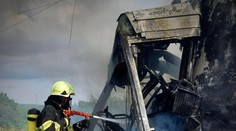 Počet obetí tragickej zrážky autobusu s vlakom stúpol na sedem. Hlásili aj viacerých zranených